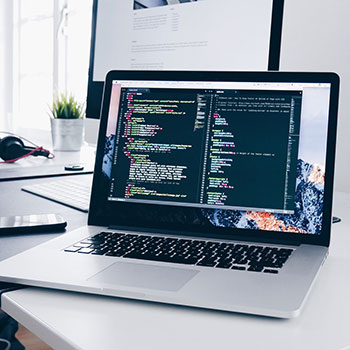 欧洲足球赛事热度不减，比赛激烈异常