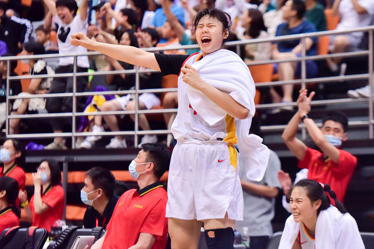 华体会官网-李月汝首发砍10分15板篮板创WNBA生涯新高